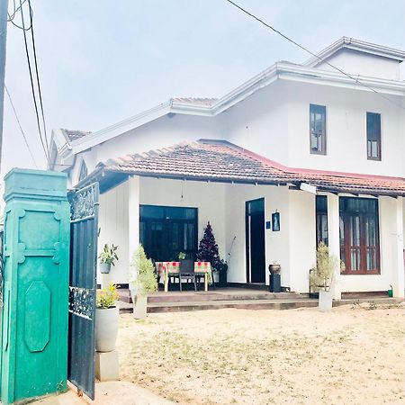 Sebastian Family Villa Negombo Eksteriør billede